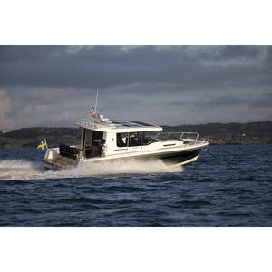 Barco Nimbus Commuter 11 (C11) X-Edition Premium - 12.4m de eslora, 3.46m de ancho, motor de gasolina intraborda, 2 camarotes, 4 camas, estilo profesional - Product Image 3