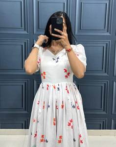 Elegante moderno 6 colores bordado tela de piel sintética peso ligero elegante Kurti verano/invierno Oficina fiesta traje especial - Product Image 3