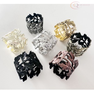 Anneaux de serviette en métal de luxe pour table de mariage avec design écologique et finition haut de gamme - Product Image 4