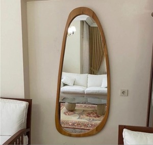 Espejo de Pared Moderno Asimétrico Hecho a Mano de Estilo Art Deco en Madera Maciza de Roble y Nogal a Precio Económico - Product Image 3