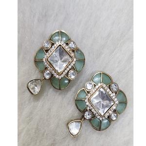 Boucles d'oreilles élégantes Kundan Boucles d'oreilles indiennes ethniques pour filles Boucles d'oreilles pour filles - Product Image 3