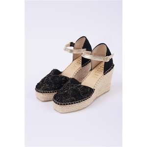 Alpargata cerrada con tacón de cuña alto - Product Image 2