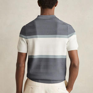 Polo texturé en tricot moderne offrant confort et style Polo texturé en tricot à manches courtes - Product Image 3