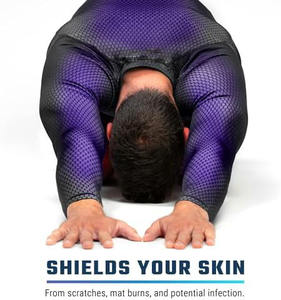 Venta caliente Rash Guard para adultos Logotipo personalizado MMA Patrón único Acabado brillante Mezcla de poliéster elástico Rash Guards en venta - Product Image 3