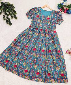 เดรสแม็กซี่ผ้าฝ้ายนุ่มแขนสั้นชุดนี้ดูน่าทึ่ง - Product Image 1