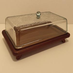 โดมเค้กสี่เหลี่ยมสีน้ำตาลทำด้วยมือพร้อมกระจกใสด้านบนและฐานไม้แกะสลักที่ออกแบบมาสำหรับตกแต่งอาหารโลหะ AYC - Product Image 2