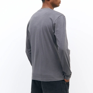 เสื้อยืดคอกลมแขนสั้นสีเทาสำหรับผู้ชาย ทรงปกติ ผ้าเจอร์ซีย์คอตตอน 100% แบรนด์ Trackstar OEM รับผลิตแบบ Private Label รุ่น TSI-G05-P0308 - Product Image 4