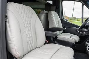 Mercedes-Benz Sprinter 3500XD 2021 EXTREMADAMENTE LIMPIA, Conversión de Camioneta de Lujo, Motor Turbodiésel V6, Lista para Entrega - Product Image 6