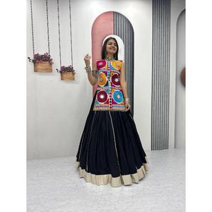 NUEVO DISEÑADOR LEHENG CHOLI CON KEDIYU LEHENGA COLOR DE AJUSTE NEGRO PARA TEMPORADA NAVRATRI - Product Image 1