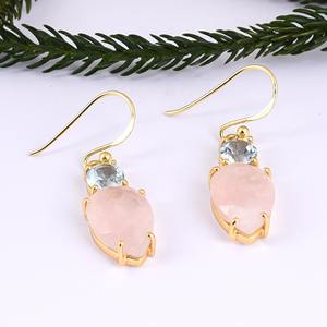 Pendiente chapado en oro de Plata de Ley 925, colección de pendientes de Topacio azul natural y cuarzo rosa Pendiente de moda para boda. - Product Image 1