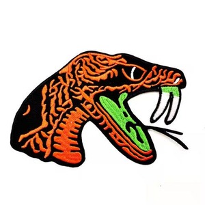 Patch brodé de qualité supérieure en tissu sergé à coudre ou à repasser avec logo personnalisé en gros pour la décoration de chapeaux et les badges 2025 - Product Image 1