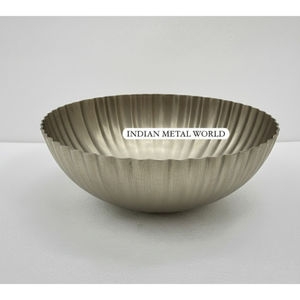 Bol à chocolat carré en acier inoxydable de haute qualité, bol à collation en métal, décoration moderne pour la maison, plat à dessert par Indian Metal World - Product Image 5