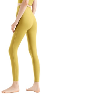 Mallas de Yoga de cintura alta para mujer con levantamiento de cadera alto estiramiento sensación desnuda entrenamiento gimnasio Fitness pantalones con bolsillos traseros - Product Image 3