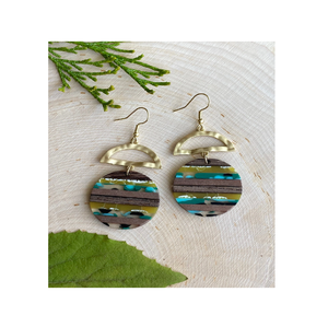 Boucles d'oreilles en acier inoxydable et perle de haute qualité pour femmes Design de mode avec résine de marguerite Meilleur prix - Product Image 6