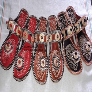 Nuevos zapatos casuales de cuero impresos zapatos hippie de cuero zapatos casuales de cuero kolhapuri zapatos de moda de cuero - Product Image 1