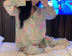 Conjunto de pijama de mujer con logotipo personalizado, transpirable, ligero, de diseño informal, ropa cómoda con estampado sencillo, ropa de dormir para mujer - Product Image 2