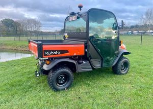 รถบรรทุกดีเซลอเนกประสงค์ Kubota 4x4พร้อมห้องโดยสารและเตียงบรรทุกด้านหลัง - Product Image 4