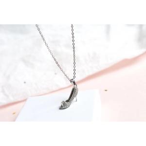 Collana con Pendente a Stiletto in Cristallo in Oro 18K e Argento Sterling, Elegante e Lussuosa - Product Image 5