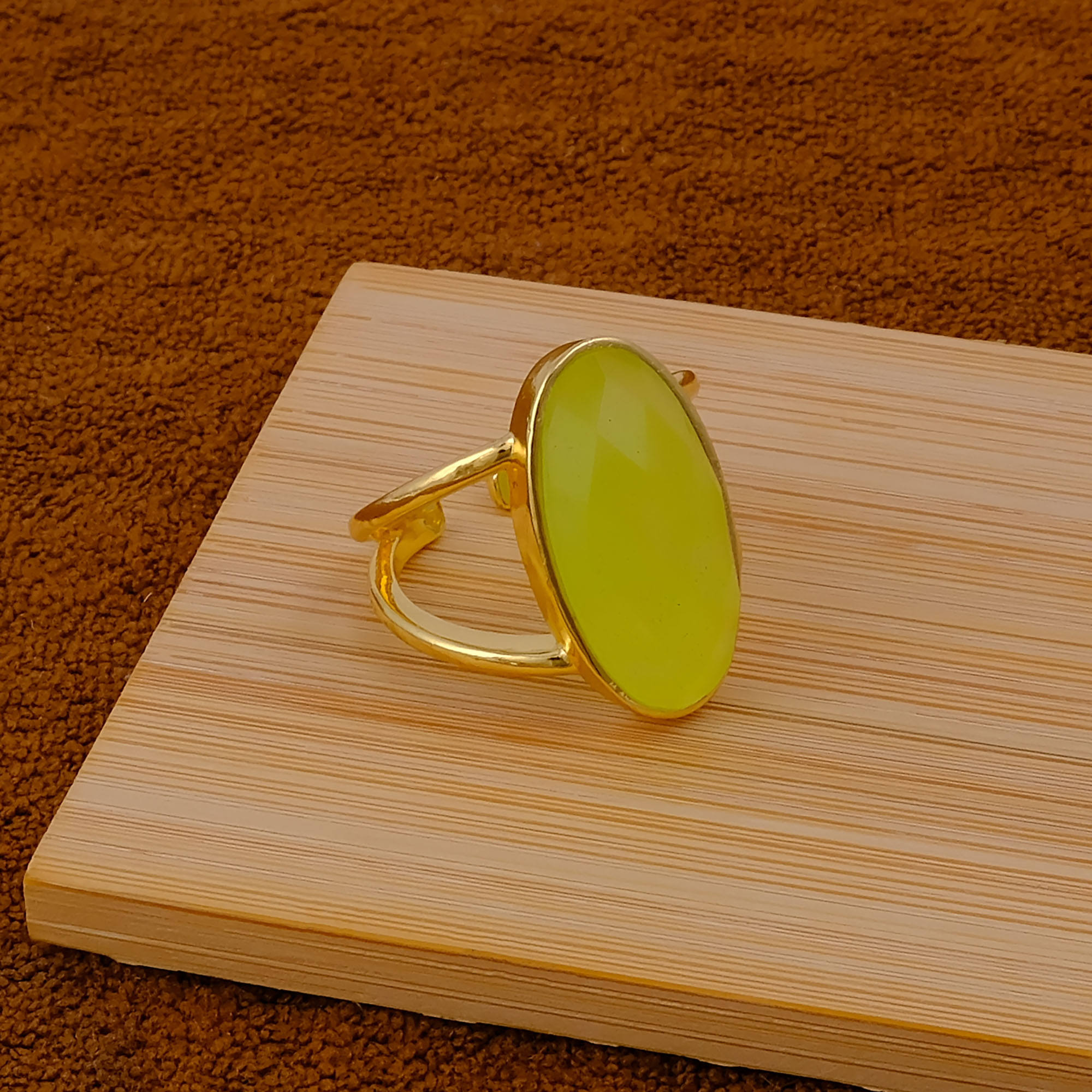 แคลเซโดนีสีเหลือง