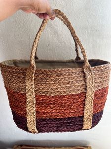 Sac à main en raphia tressé entièrement fait main, accessoire de mode écologique pour femme, broderie, pompon, nœud, fermeture éclair, pliable - Product Image 5