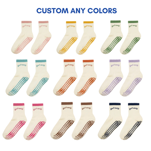 Calcetines de Pilates Esenciales con Logotipo Personalizado, Calcetines de Mujer Tejidos con Texto, Calcetines Cortos de Algodón con Agarre Fuerte para Pilates, Yoga y Ejercicio - Product Image 6
