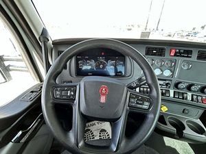 Camión Usado Kenworth T880 2025, 12.9L, 6 Cilindros, 3 Ejes, 455hp, Diésel, PACCAR MX-13 CLASE 8 (ATM), Volante a la Izquierda - Product Image 2