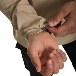 Veste Softshell légère sur mesure pour hommes Nouveau design Fermeture à glissière Usine Prix de gros Technologie des matériaux imperméables - Product Image 4