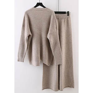 Ropa de mujer personalizada para mujer, suéter en blanco y conjunto de punto inferior, conjunto de punto de alta calidad para mujer - Product Image 3