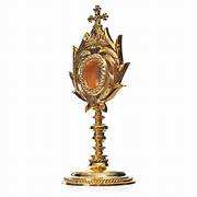 Ciborio y Cáliz Antiguos Este Cáliz Repujado Chapado en Oro y Plata Está Hecho a Mano con Latón y Aluminio de Alta Calidad - Product Image 2