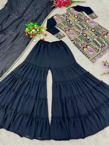 Nouveau Designer Party Wear Look Nouveau Top-Sharara et Dupatta Faux Georgette Heavy Broderie Séquence Travail et Real Mirror Handwork - Product Image 3