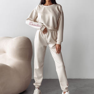 Conjunto de chándales de mujer bordados de moda de lujo, conjunto de sudaderas con capucha y joggers de algodón pesado de Color de contraste personalizado para mujer - Product Image 3