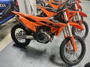 รถมอเตอร์ไซค์วิบาก KTM 450 SXF รุ่นใหม่ ปี 2025/2026 สำหรับงานอุตสาหกรรม  450 ซีซี 4 จังหวะ สำหรับแข่งออฟโรดและเอนดูโร  ขายส่งและส่งออกโดยตรงจากโรงงาน (OEM) - Product Image 2