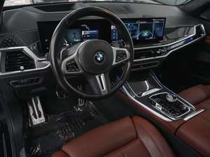 BMW X7 M60i AWD Turbo 2023, Cuero, R21, Volante a la Izquierda, Bajo Kilometraje, Disponible - Product Image 5