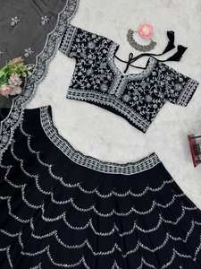 Impresionante Conjunto de Lehenga Choli Tradicional de Faux Georgette con Intrincados Detalles Florales de Zari Plateado, Brillo, Secado Rápido, para Todas las Temporadas y Fiestas, Estilo Indio - Product Image 6