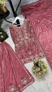 Nouvelle collection de Salwar Kameez haut-pantalon et dupatta, prêts à porter, avec broderies et sequins lourds, RADHE EXPORT, pour les fêtes. - Product Image 4