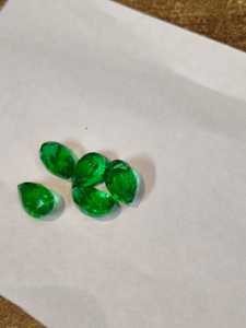 Laboratoire de trône de cristal créé une superbe pierre émeraude vert vif étincelle Luxe clarté Royal lueur élégance Prestige brillance beauté audacieuse - Product Image 6