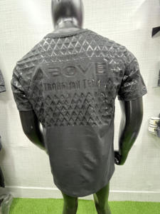 T-shirt de Strongman personnalisé avec poignée de haltère, antidérapant, logo personnalisé, coupe ajustée sportive, impression en relief en caoutchouc pour la force athlétique et le levage de pierres - Product Image 6