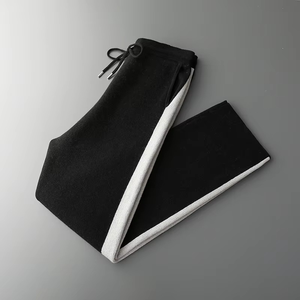 กางเกงผ้าแคนวาสน้ำหนักเบาทรงตรงเอวกลางสำหรับผู้ชายรุ่นใหม่ประจำฤดูใบไม้ร่วงและฤดูหนาว ผลิตจากผ้าฝ้าย 100% ป้องกันรอยยับ พร้อมเชือกผูกปรับได้ สามารถปรับแต่งได้ - Product Image 4