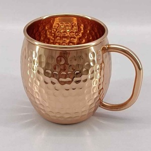 Verres en métal dernier modèle avec poignée pour cocktails et bars, tasse à mule moscovite en cuivre au design unique pour restaurants et commande en gros - Product Image 2