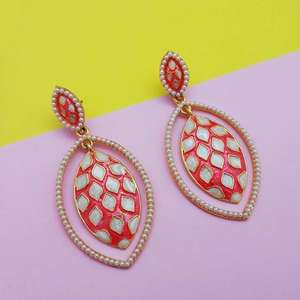 Kriaa ต่างหูห้อยไข่มุกสีชมพูชุบทองดีไซน์1303102ทันสมัย - Product Image 1