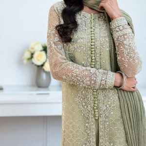 Hermoso traje elegante listo para usar para mujer con bordado fino y ajuste relajado, ideal para fiestas, oficina y trajes de temporada - Product Image 4