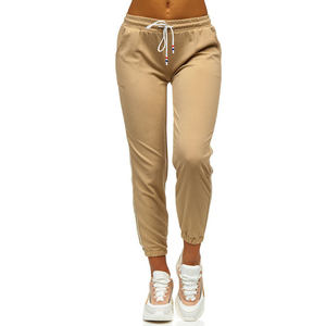 Pantalon de survêtement pour femme Pantalon de survêtement empilé décontracté avec logo personnalisé Pantalon d'entraînement de gymnastique respirant à séchage rapide pour femme - Product Image 1