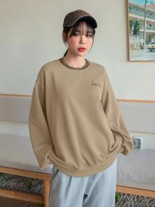 Sudaderas de algodón 100% para mujer hechas a medida Nuevo color sólido liso con logotipo frontal para invierno - Product Image 2