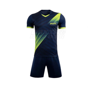 Uniforme de fútbol personalizable ecológico de poliéster 100% ligero más vendido con función de secado rápido para hombres adultos - Product Image 1