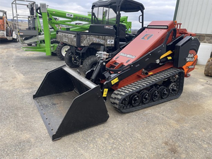 Vente en gros de porte-chargeurs compacts haute performance Ditch Witch SK1550, capacité de 1500 lb - Product Image 6