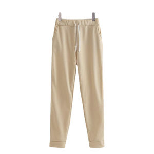 Conjunto Deportivo de Mujer con Capucha, de Alta Calidad, Transpirable, Cómodo y Elegante, 100% Algodón - Product Image 3