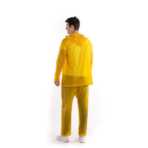 Vente en gros imperméable de haute qualité Vêtements de pluie en stock d'usine Imperméable d'extérieur imperméable en PVC pour adultes - Product Image 2