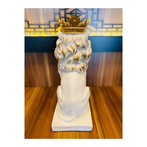 Leone re statua