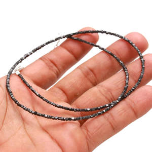 Collier de 16 pouces avec perles de diamant brut noir de 1,5 à 2,5 mm, forme cube fantaisie, motif géométrique - Product Image 4