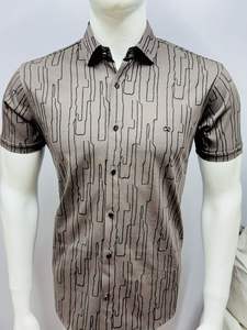 La camiseta informal ajustada para niños más vendida, algodón transpirable de 220g en opciones coloridas directamente de la India para actividades al aire libre - Product Image 3